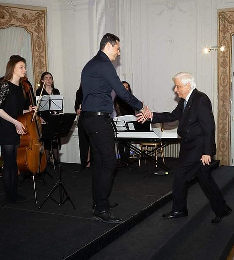 egw kai o proedros.jpg
