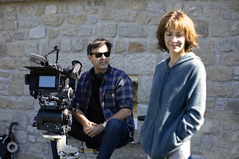 François Ozon op de set van 'Tous s'es bien passé' (©Carole Bethuel)