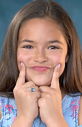 LILY_FINGER SMILE.jpg