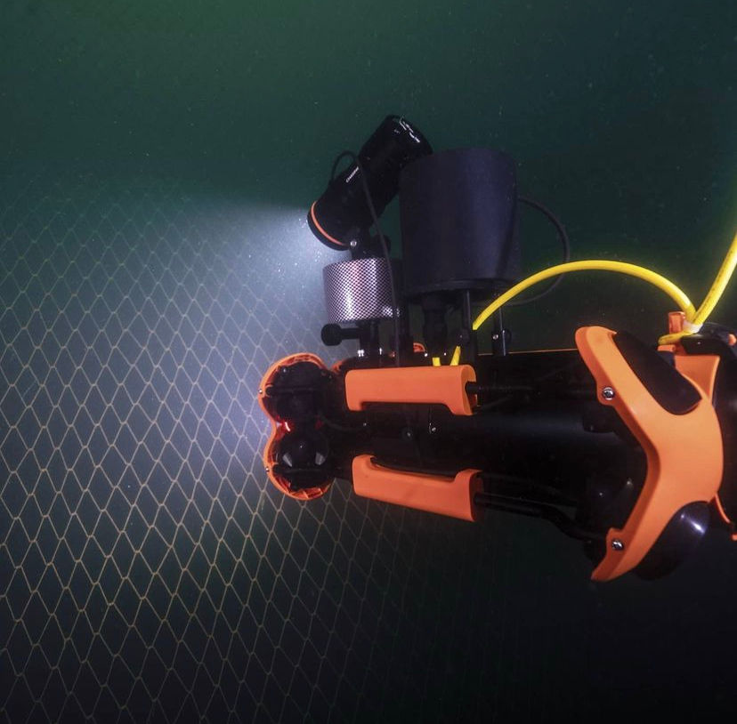 Miniatura: Explore as Profundezas: Inspeção Empresarial com ROVs e Curso de Piloto para Alunos!

Descubra o mundo subaquático através da inspeção com ROVs para empresas e mergulhe em uma carreira emocionante com nosso curso de piloto de ROVs. Prepare-se para explorar novos horizontes e conquistar o mundo subaquático com a nossa experiência especializada. Seja você uma empresa em busca de soluções de inspeção confiáveis ou um indivíduo ansioso para se tornar um piloto de ROVs certificado, estamos aqui para guiá-lo rumo ao sucesso nas profundezas do oceano. Junte-se a nós nesta jornada submarina hoje mesmo!