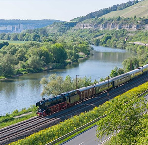 20250513 01 1104 m Sdz Belle Trains wird vor Retzbach am Main gestutzt Foto Joachim Sc