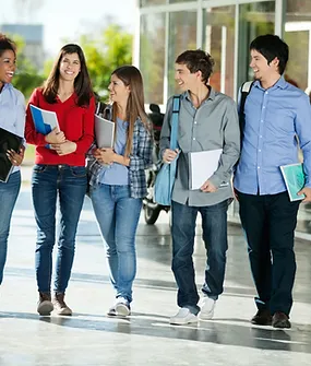 Focus Avenir: Expertise en Orientation Scolaire et Coaching par Delphine du Passage à Paris