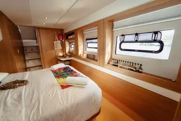 Charter the Giliss catamaran in French Polynesia, with or without a skipper. Private cruises departing from Raiatea to Bora Bora, Tahaa, Huahine and Tahiti.