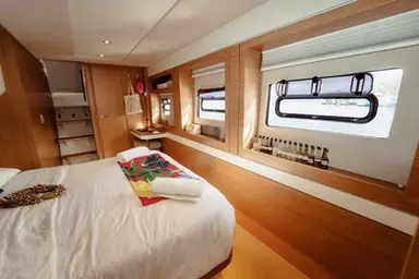 Charter the Giliss catamaran in French Polynesia, with or without a skipper. Private cruises departing from Raiatea to Bora Bora, Tahaa, Huahine and Tahiti.