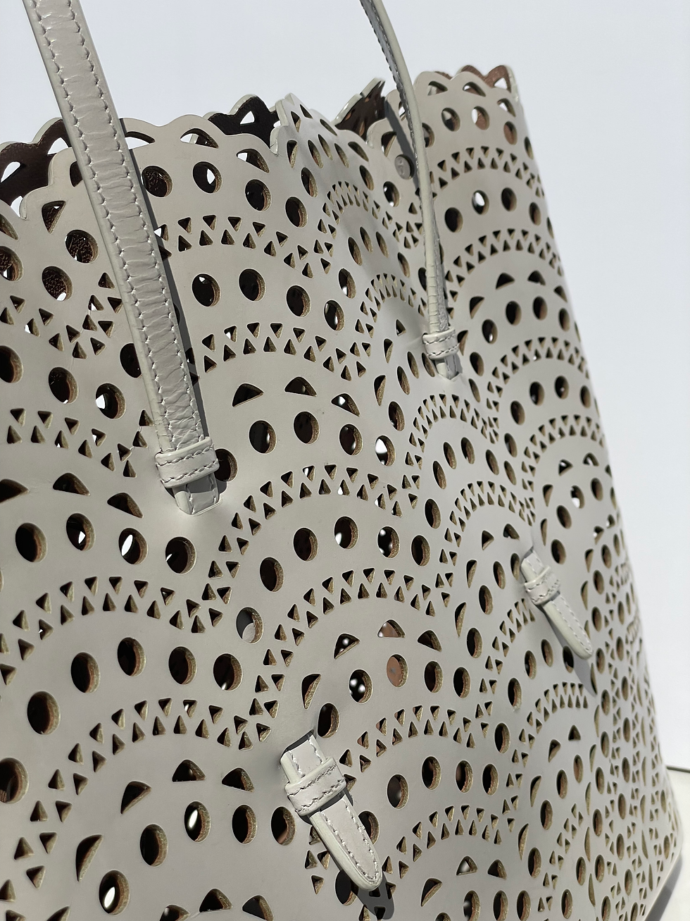 Thumbnail: ALAÏA                       Garance 36’ LEATHER TOTE