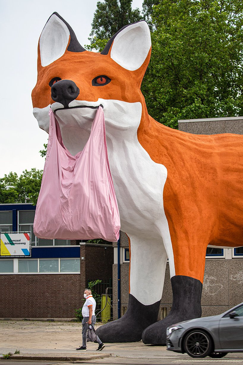 fox statue rotterdam
