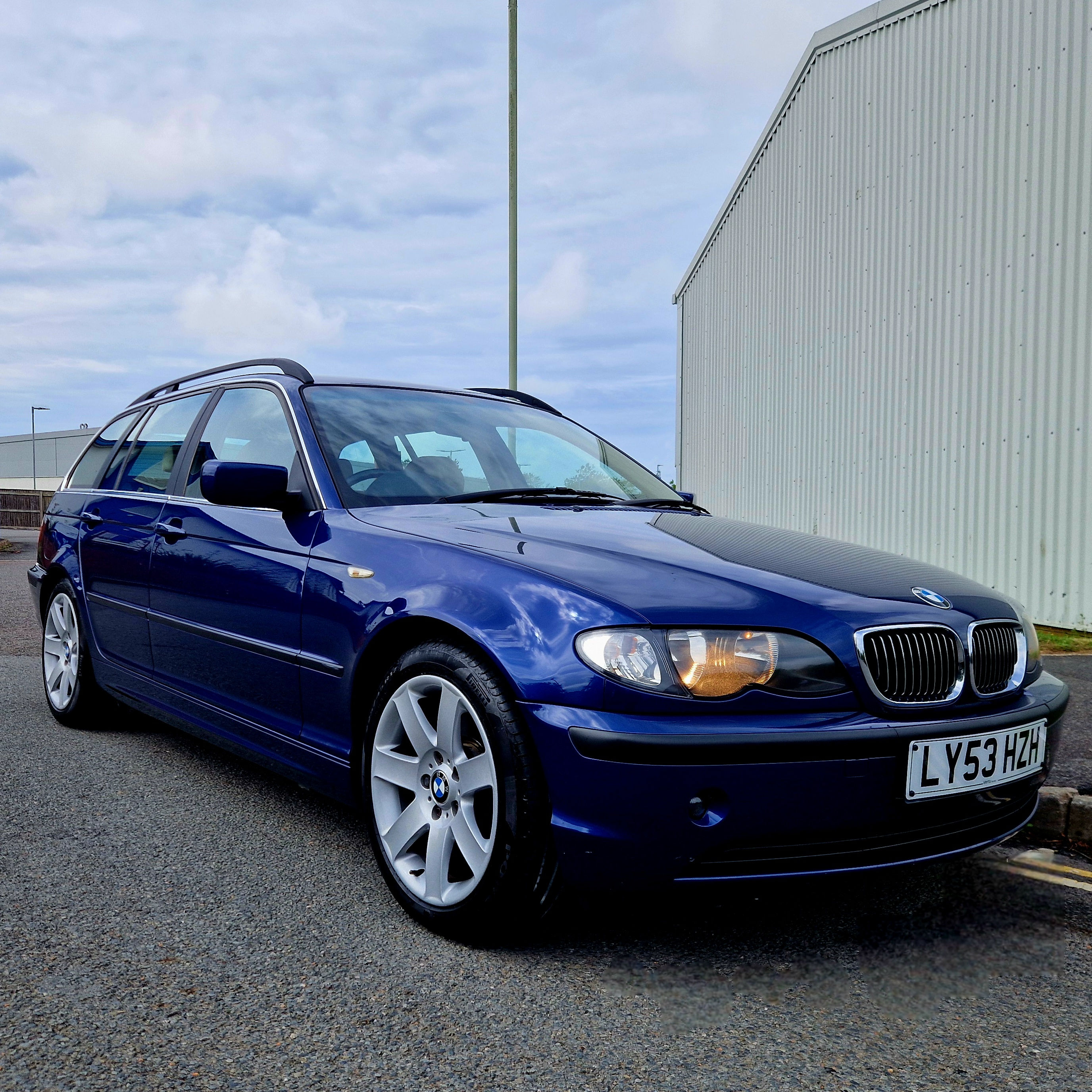 SOLD! 2004 BMW 320i SE Touring Automatic 5-door Estate