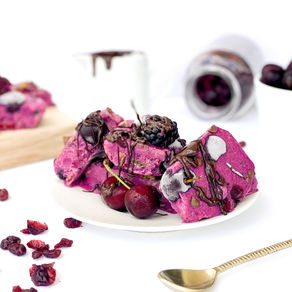 CREAMY VANILLA BERRY ICE CREAM SQUARES 