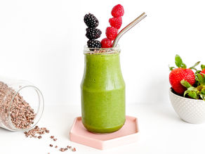 CREAMY STRAWBERRY GREENS SMOOTHIE