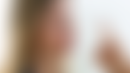 L’EMDR est une thérapie qui aide le cerveau à retraiter des souvenirs traumatiques, réduire l’intensité émotionnelle liée au passé et modifier les croyances négatives associées.