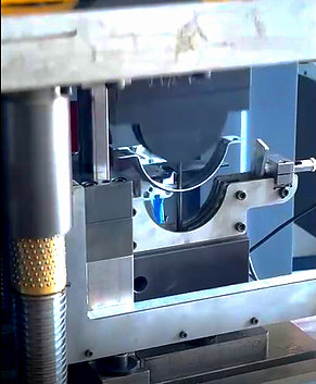 Pipe Clamp Pres Action 1_edited.jpg