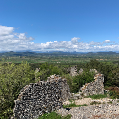 Le château d’Allègre, situé à Allègre-les-Fumades dans le Gard.