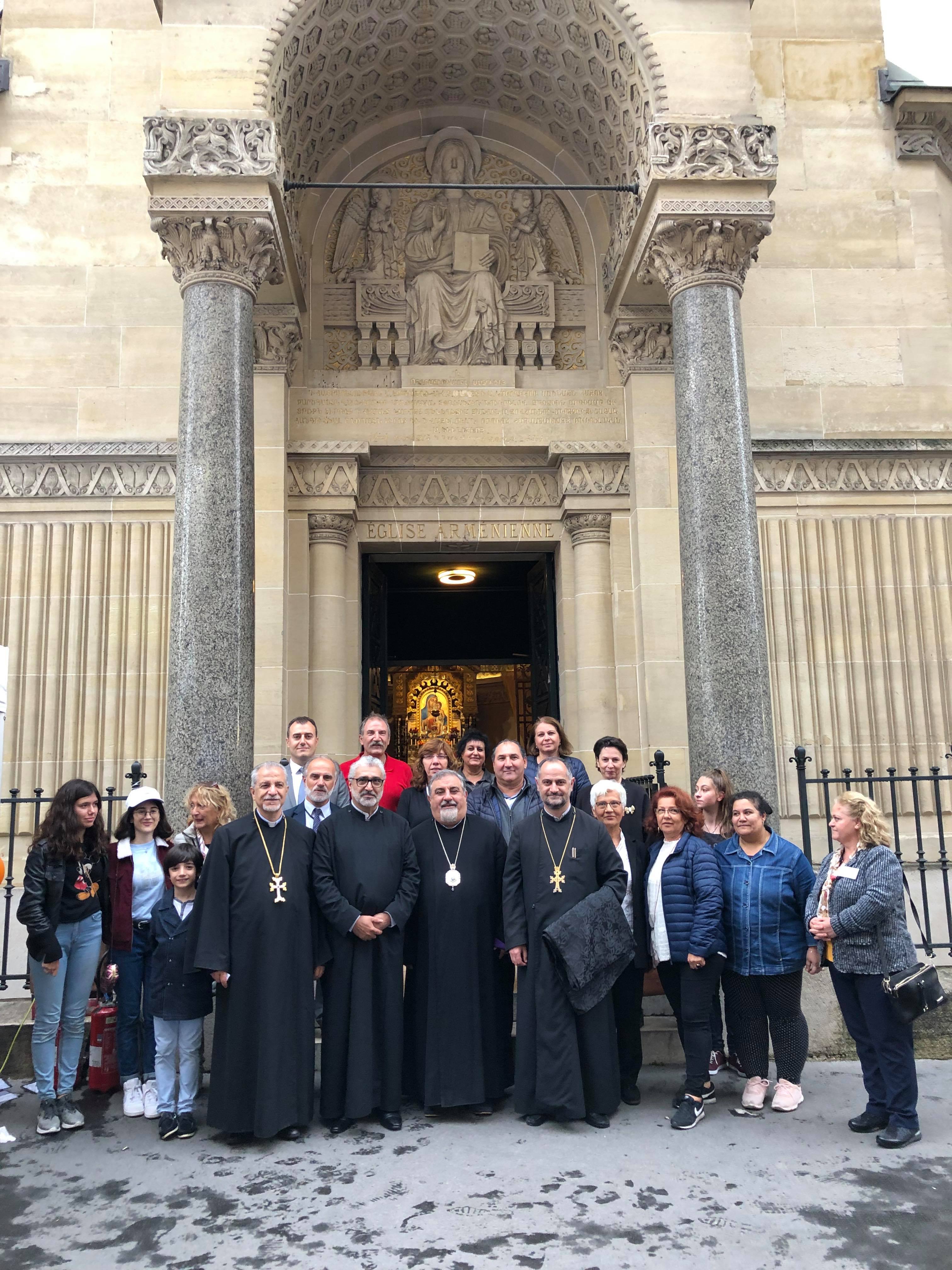 ASF 2019 - Group at entrance