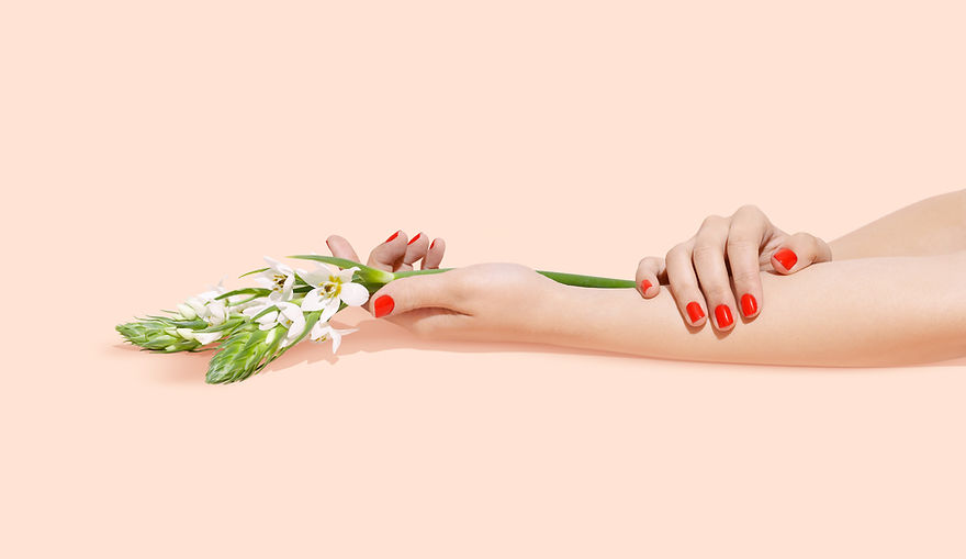 Blumen und Nägel