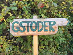 Schild in der Steiermark nähe Kreischber auf dem Gstoder steht