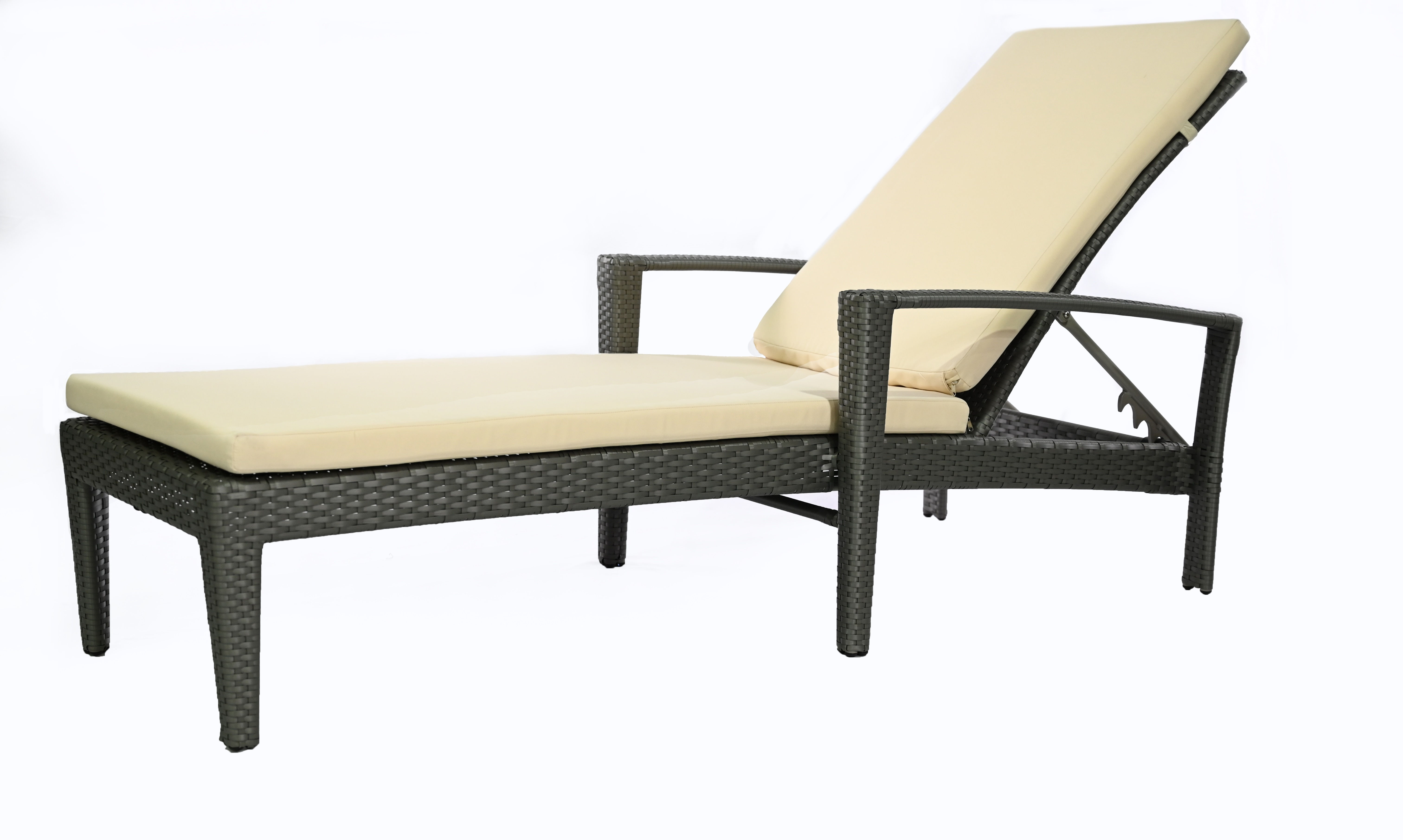 Fiji Chaise Lounger w/ Arms