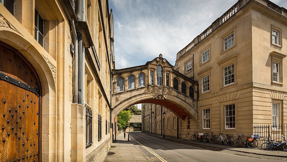 University_Of_Oxford_The_Bridge_Of_Sighs.jpg