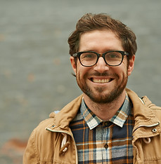 uomo sorridente