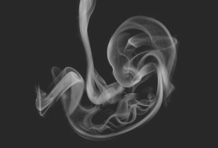 Κάπνισμα κατά την κύηση; Τι κινδύνους «εγκυμονεί» για την μητέρα και το έμβρυο;