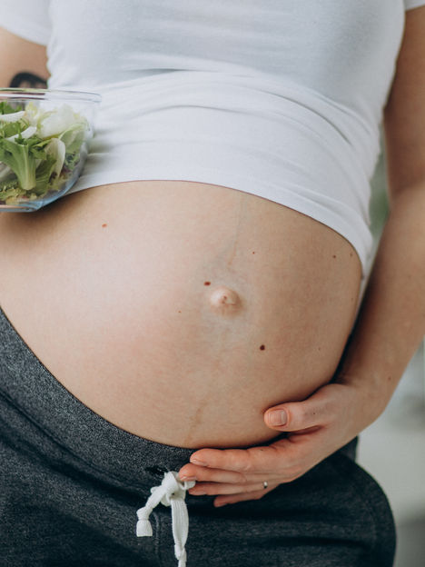 Εγκυμοσύνη και διατροφή: Τι προτείνεται να τρώει και τι να αποφεύγει μια έγκυος;