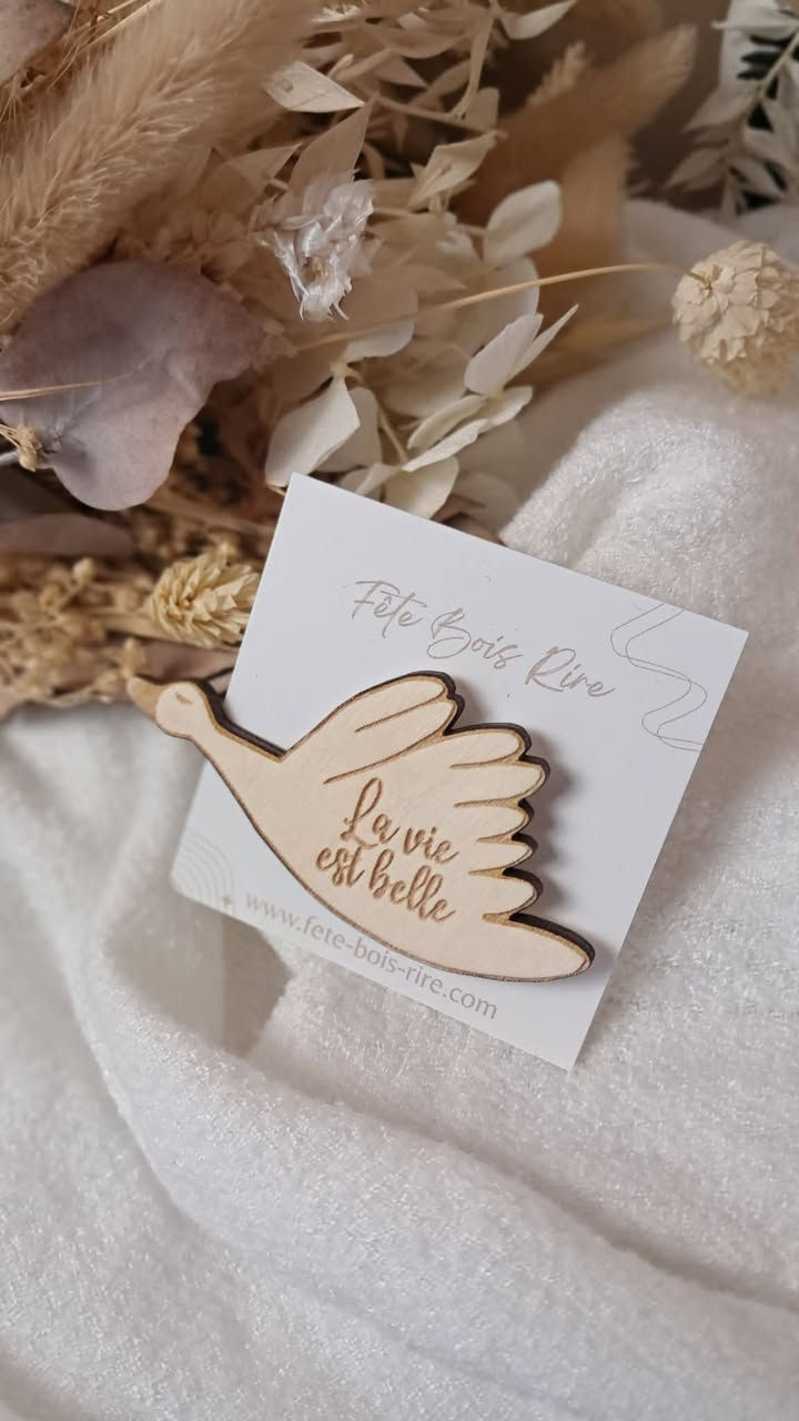 Miniature : Pin's en bois en forme d'oie pour la fête des mamans
