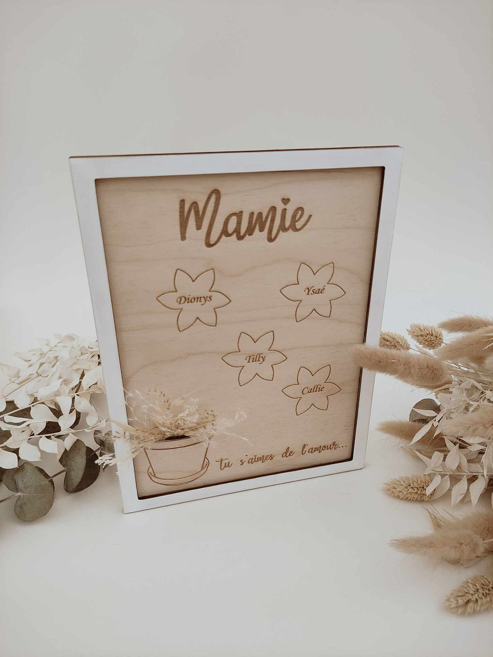 Miniature : Cadre famille en bois gravé personnalisable par le prénom de la maman