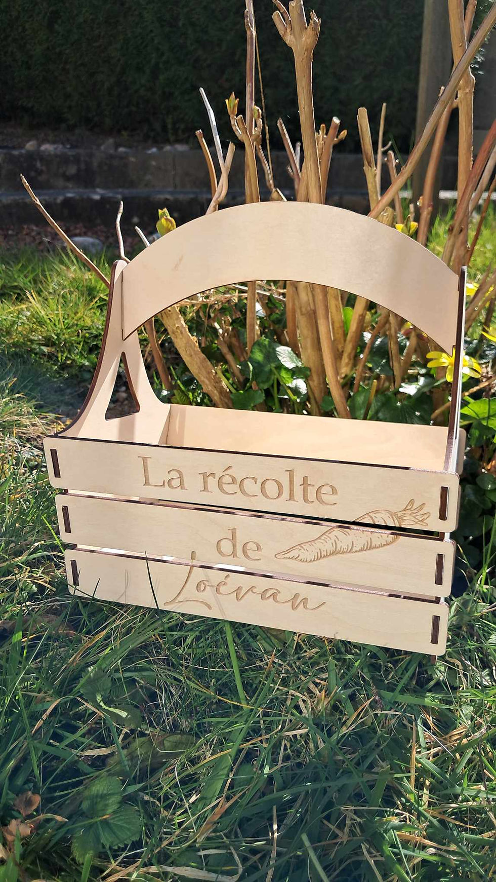 Miniature : Panier de Pâques en bois personnalisé pour la récolte de chocolat