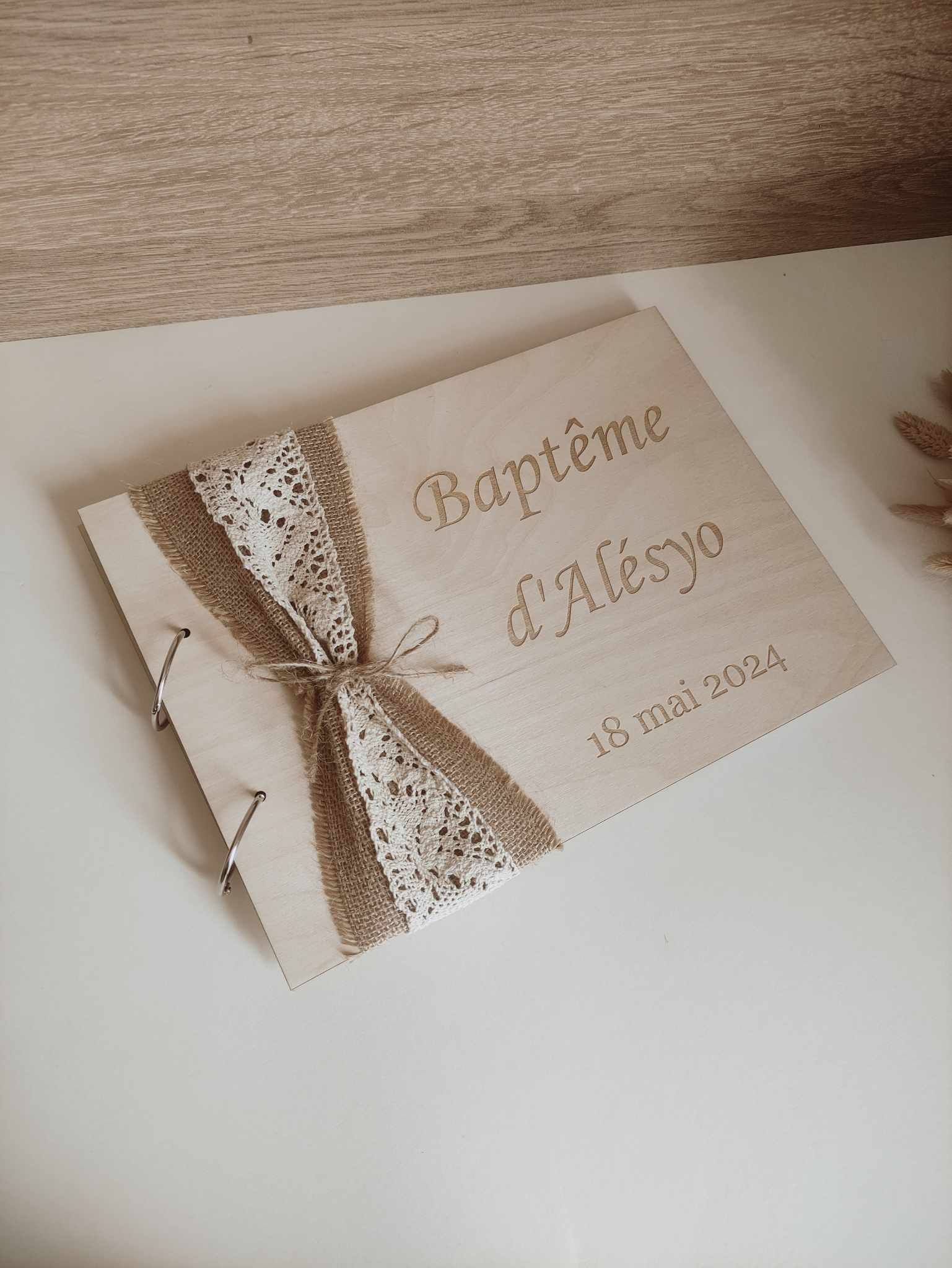 Livre d'or en bois jute et dentelle