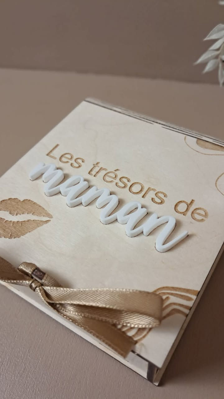 Miniature : boite surprise maman avec bijoux et miroir de poche