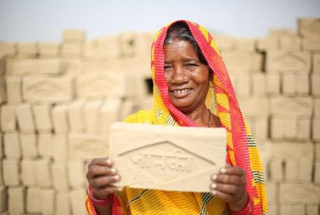 После освобождения жители деревни решили начать собственное производство кирпичей