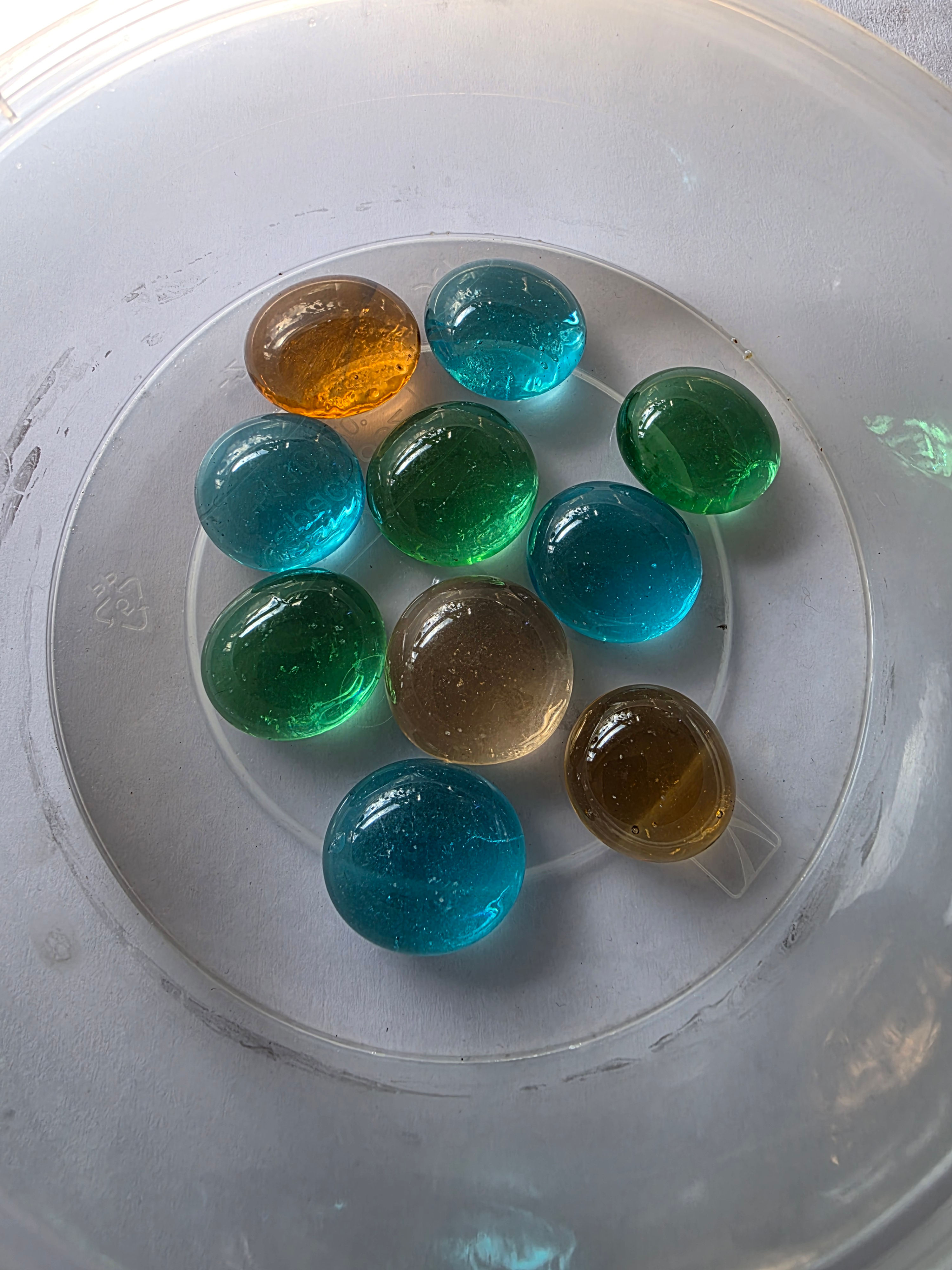 Decorative glass beads (3 colour mixture, x 10)