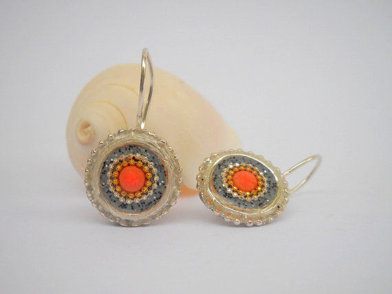 תמונה ממוזערת: Grey Red  coral earrings