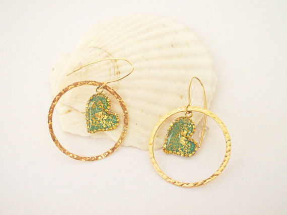 תמונה ממוזערת: Green heart earrings