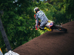 Våd og glat dag, så føringerne udbygget i Lugo!