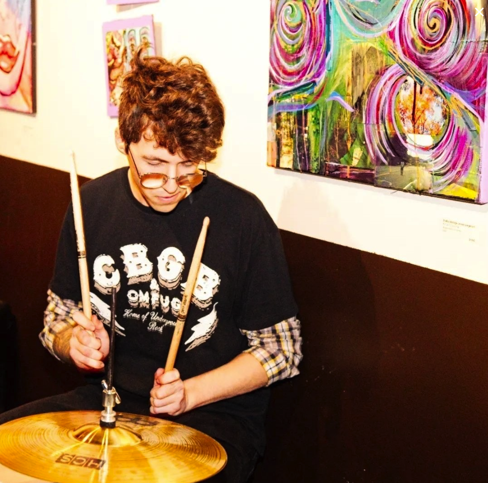 Chris Felo is an instructor and Friendly School of Music.