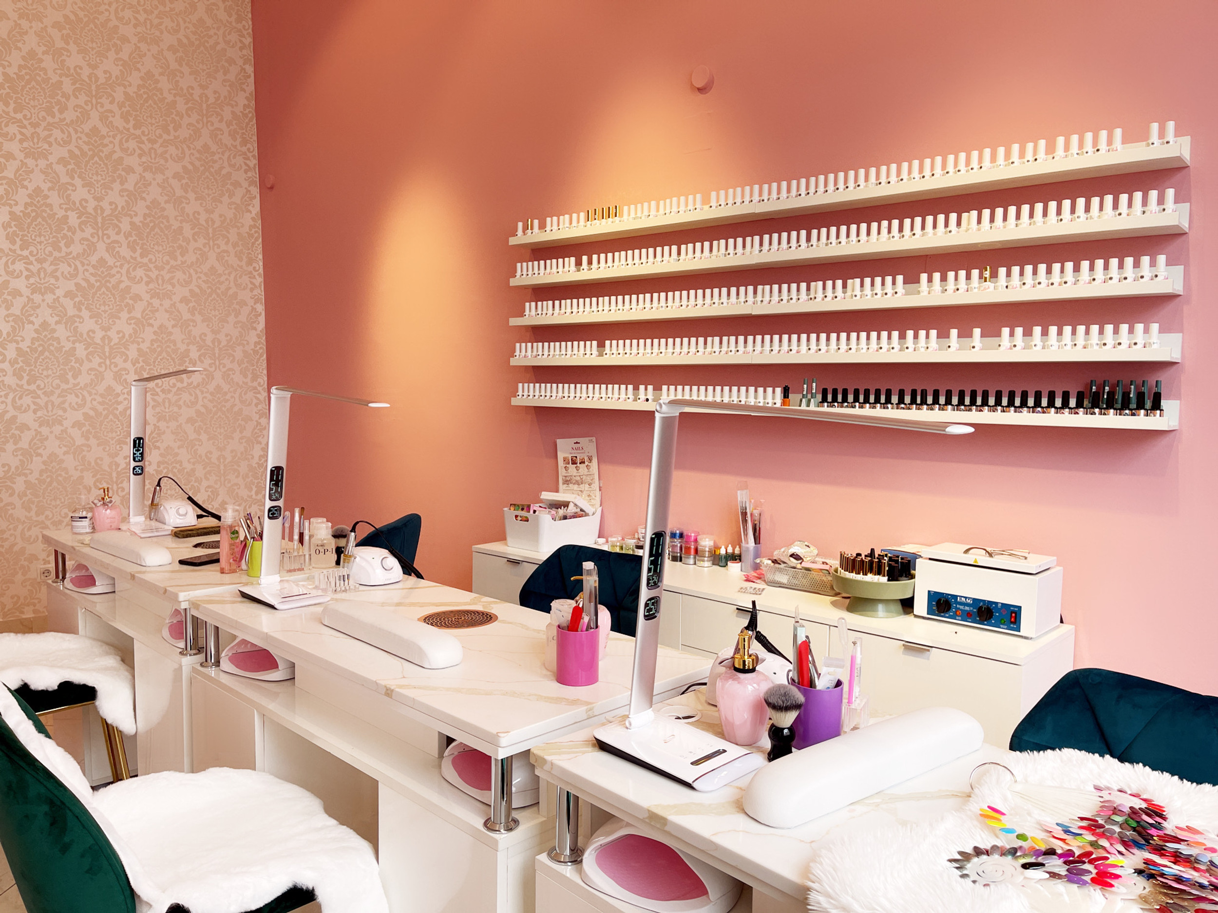 Nagelstudios und Nageldesigner in der Nähe von Spallerhof, Linz Nagelstudios und Nageldesigner in der Nähe von Spallerhof, Linz