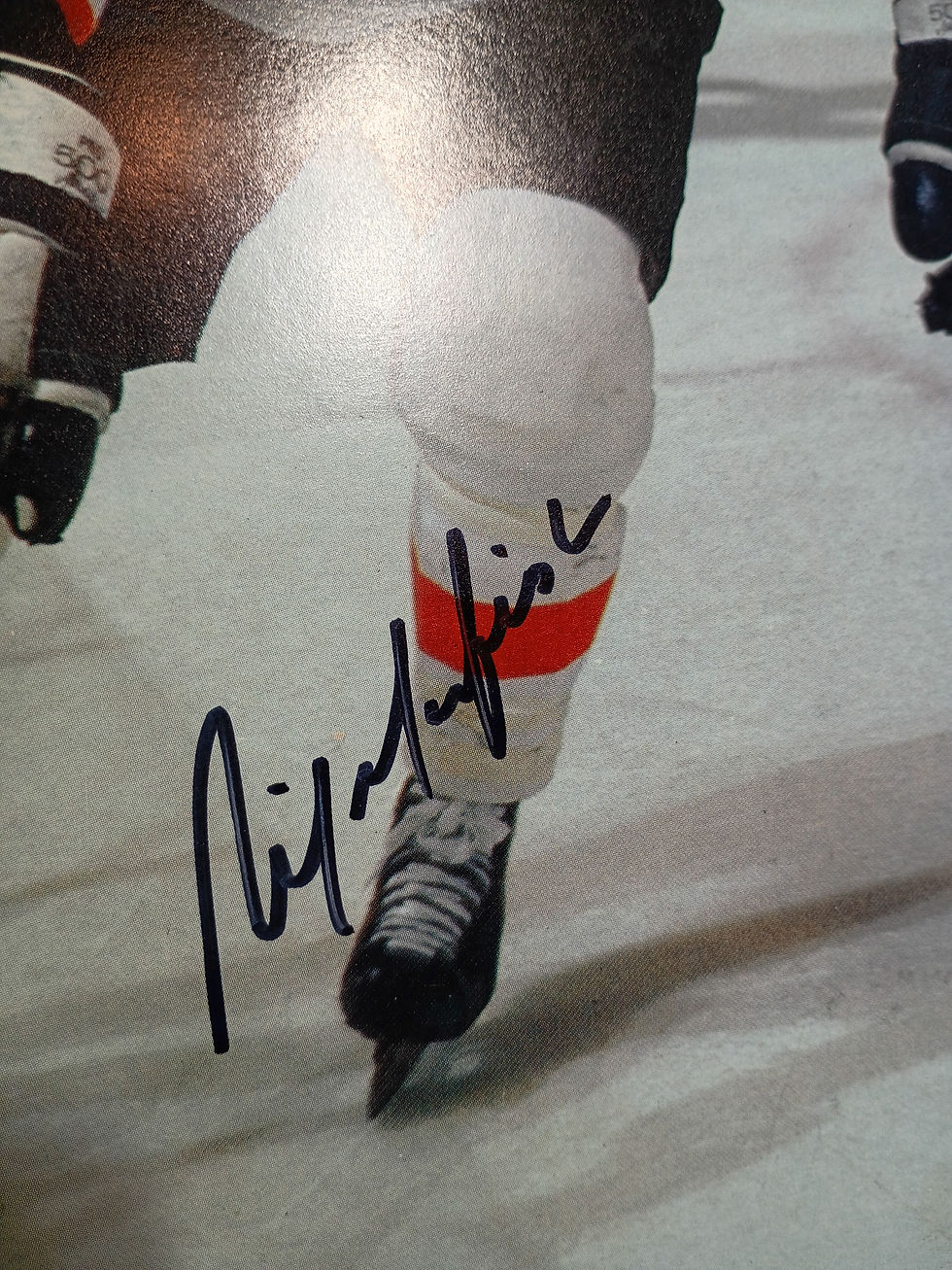 Thumbnail: 1977 NHL GOAL Magazine autographed by Rick MacLeish (Additional autos inside)