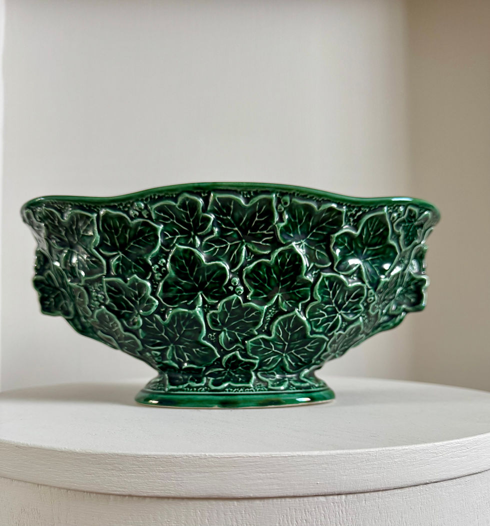 Drake collection - SylvaC Pottery Green Ivy mantle vase 2649