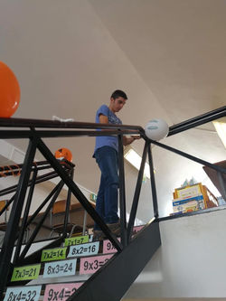 75199830_926637857720380_498307708896254