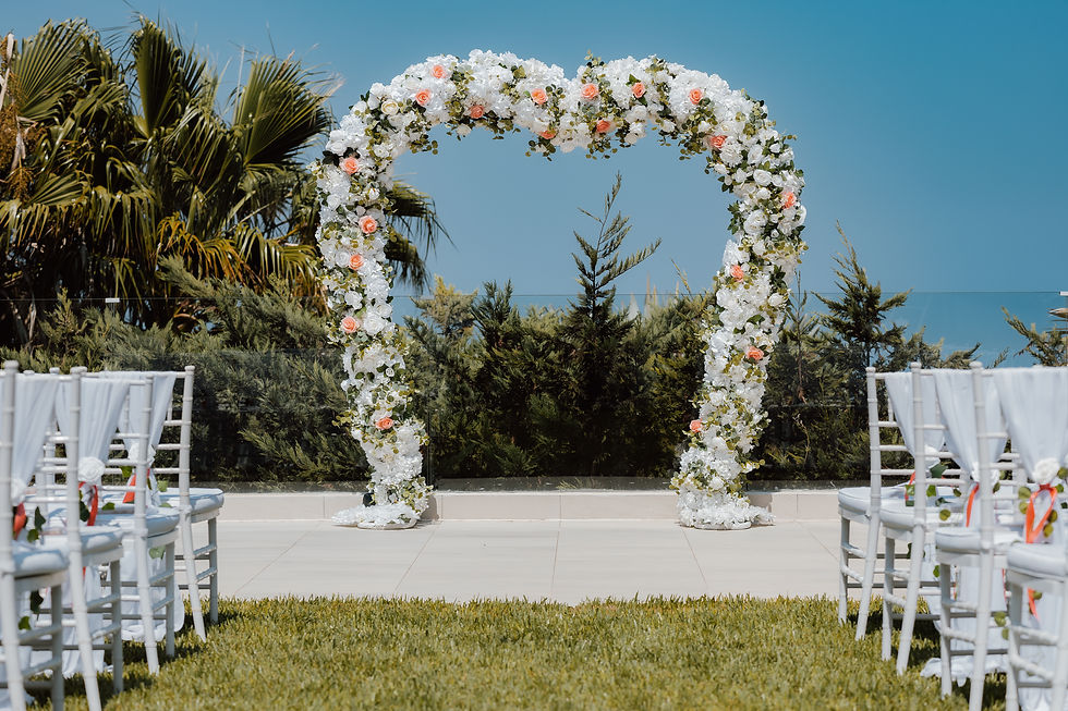 AR08 - Full Flower Heart Arch
