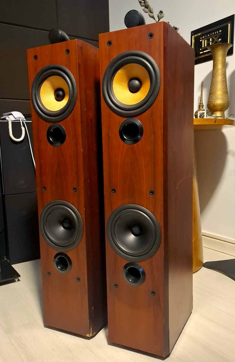 CAIXAS TORRE B&W P6 150W 90dB 8ohms 40Hz — B&W