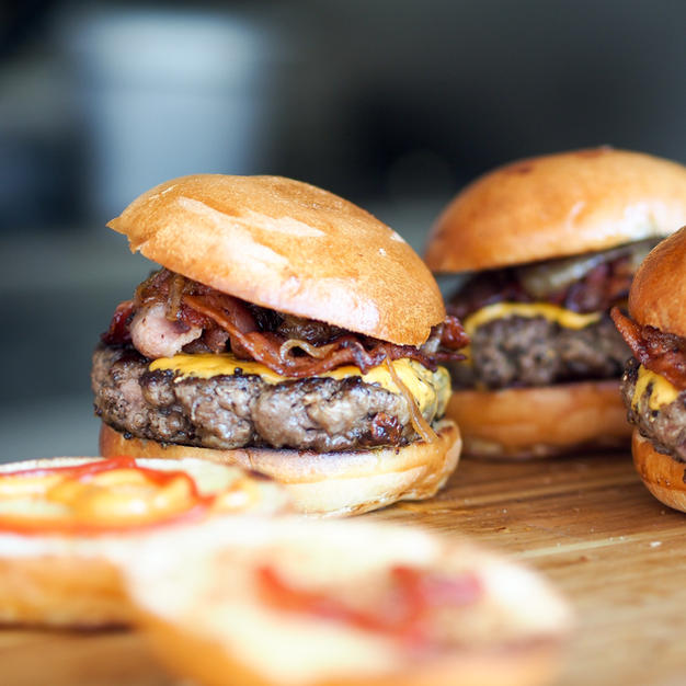 BRISKET MAC’N CHEESEBURGER