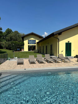 Prestigiosa Villa con piscina in Ivrea