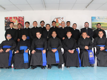 Encuentro del Seminario Diocesano de Iztapalapa con Monseñor Jorge Cuapio Bautista.