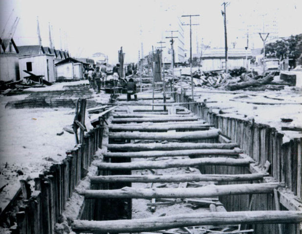 Década de 70 Construção do muro.