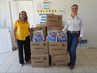 Diputada Yesenia Reyes impulsa entrega de paquetes escolares en Nuevo Casas Grandes