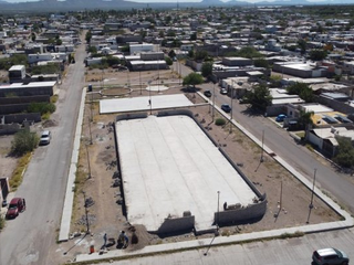 Supervisa Arturo Zubía avances en la deportiva Jardines del Desierto