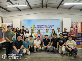 Learning to Serve with Listening Hearts