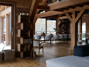 Rénovation complète d’un chalet dans les Hautes-Alpes : pourquoi le parquet est souvent le point de départ qui sublime tout le reste