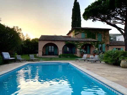 Ext. Vue Piscine Crepuscule.jpeg